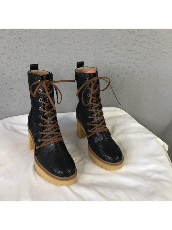 Oasis Society Shoes - Oasis Society Boots Womens Size 9 Black Snake Print Lace Up Combat Goth Punk